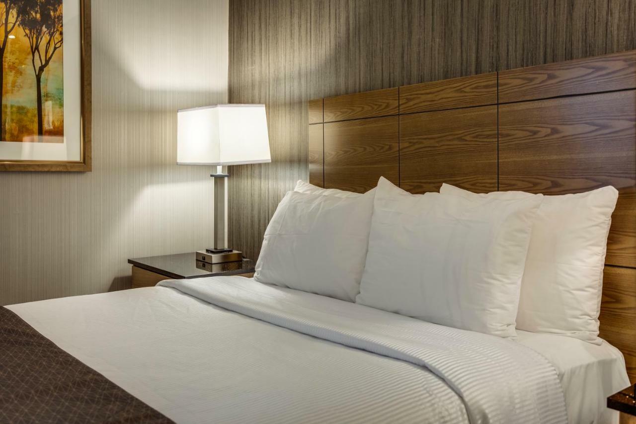 Monte Carlo Inn Airport Suites Mississauga Dış mekan fotoğraf