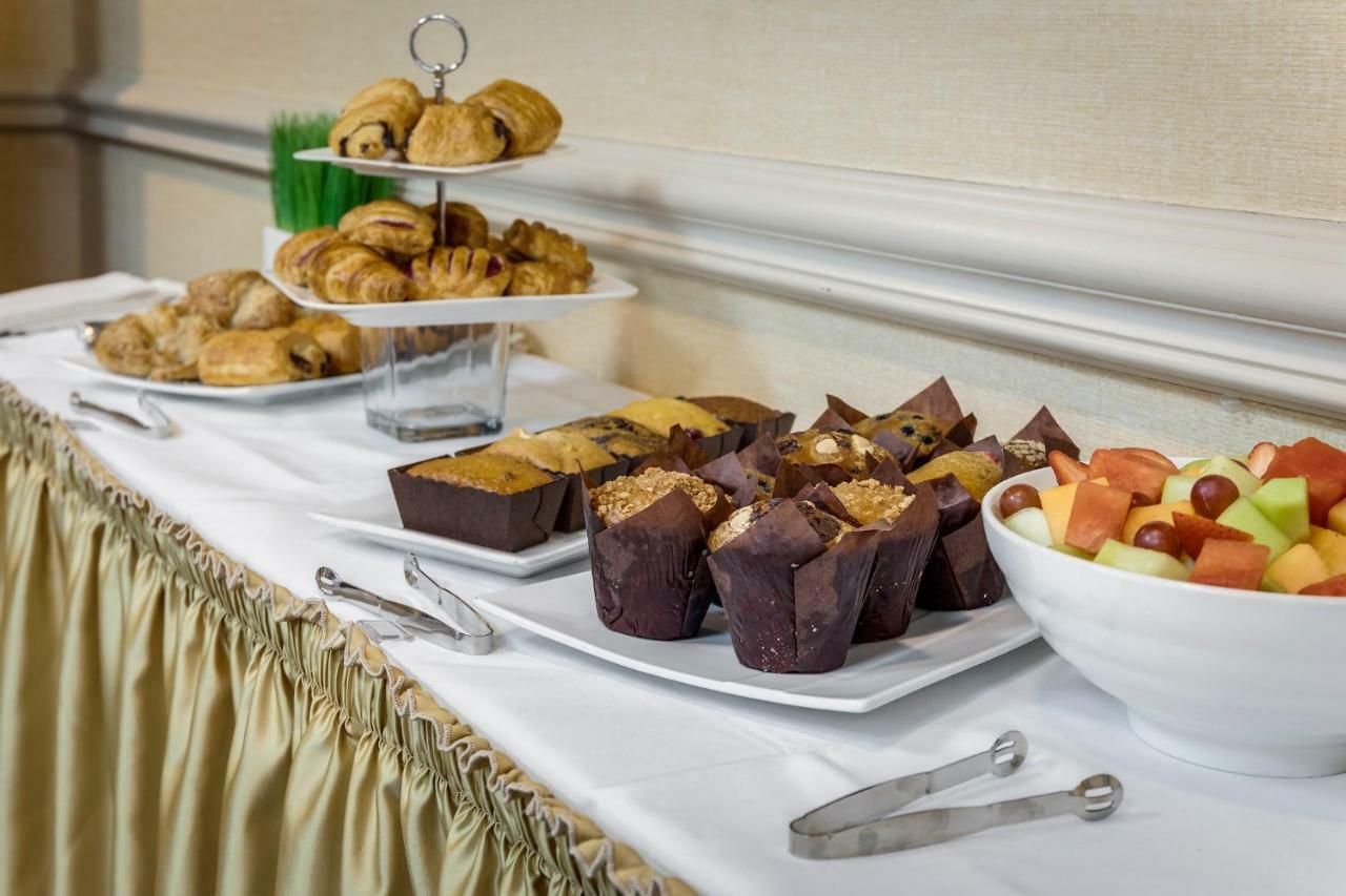 Monte Carlo Inn Airport Suites Mississauga Dış mekan fotoğraf